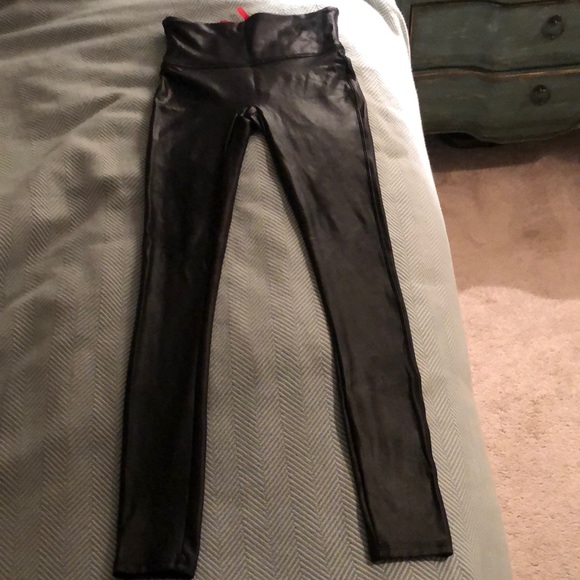 Spanx Faux Leather leggings - Picture 1 of 9